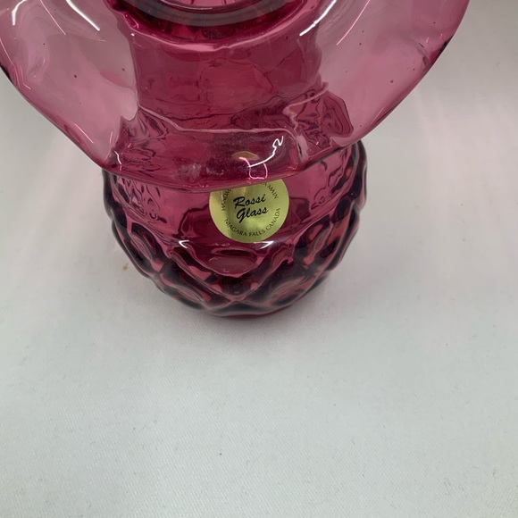 Rossi - Jack-in-the Pulpit Cranberry Vase - Picture 2 of 9